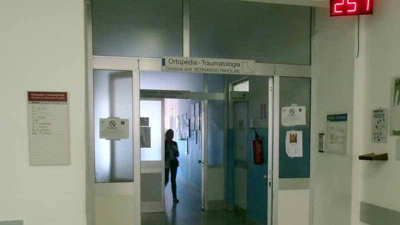 L'ingresso al reparto di ortopedia (foto archivio)