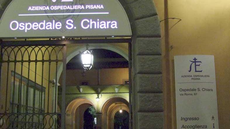 Un ingresso dell'ospedale Santa Chiara