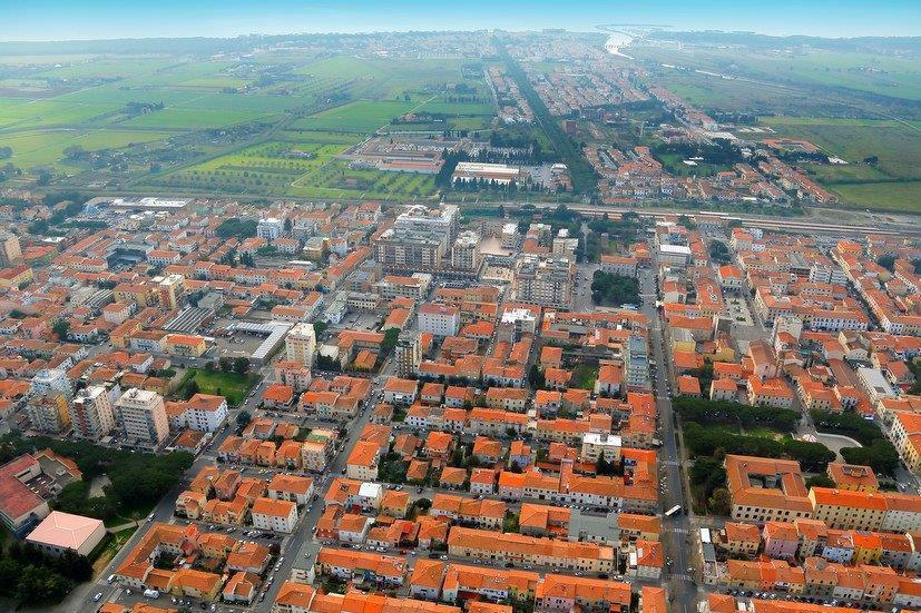 Una veduta dall'alto di Cecina