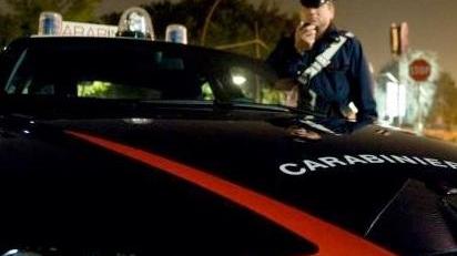 Picchia la compagna e la figlia di lei: arrestato un trentenne