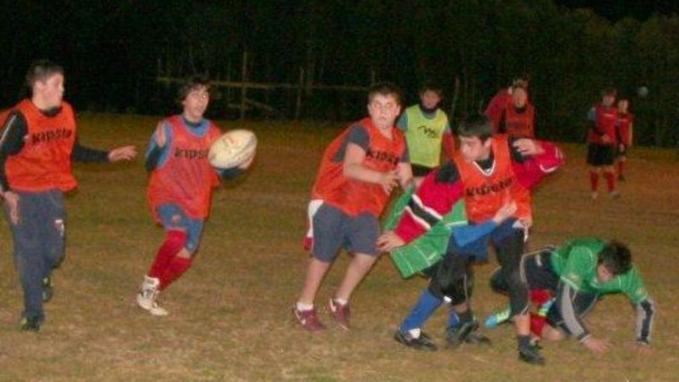 Sei giovani rugbisti nel team dei “pirati”