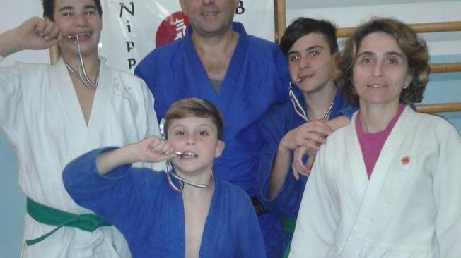 Oro per tre con il judo gavorranese