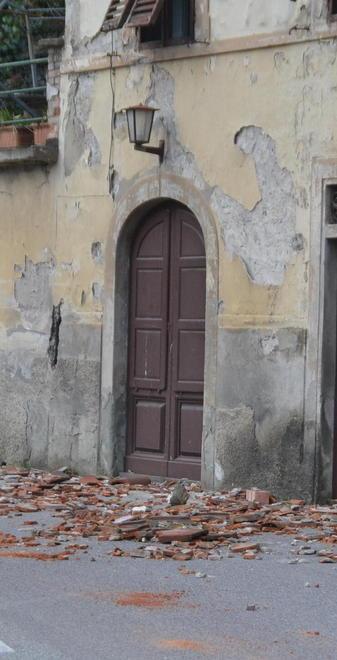 Travolto da una tettoia 