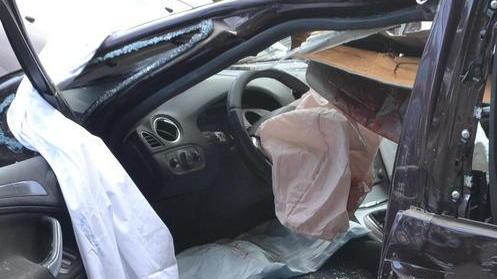 Un albero ha fatto staccare la roccia