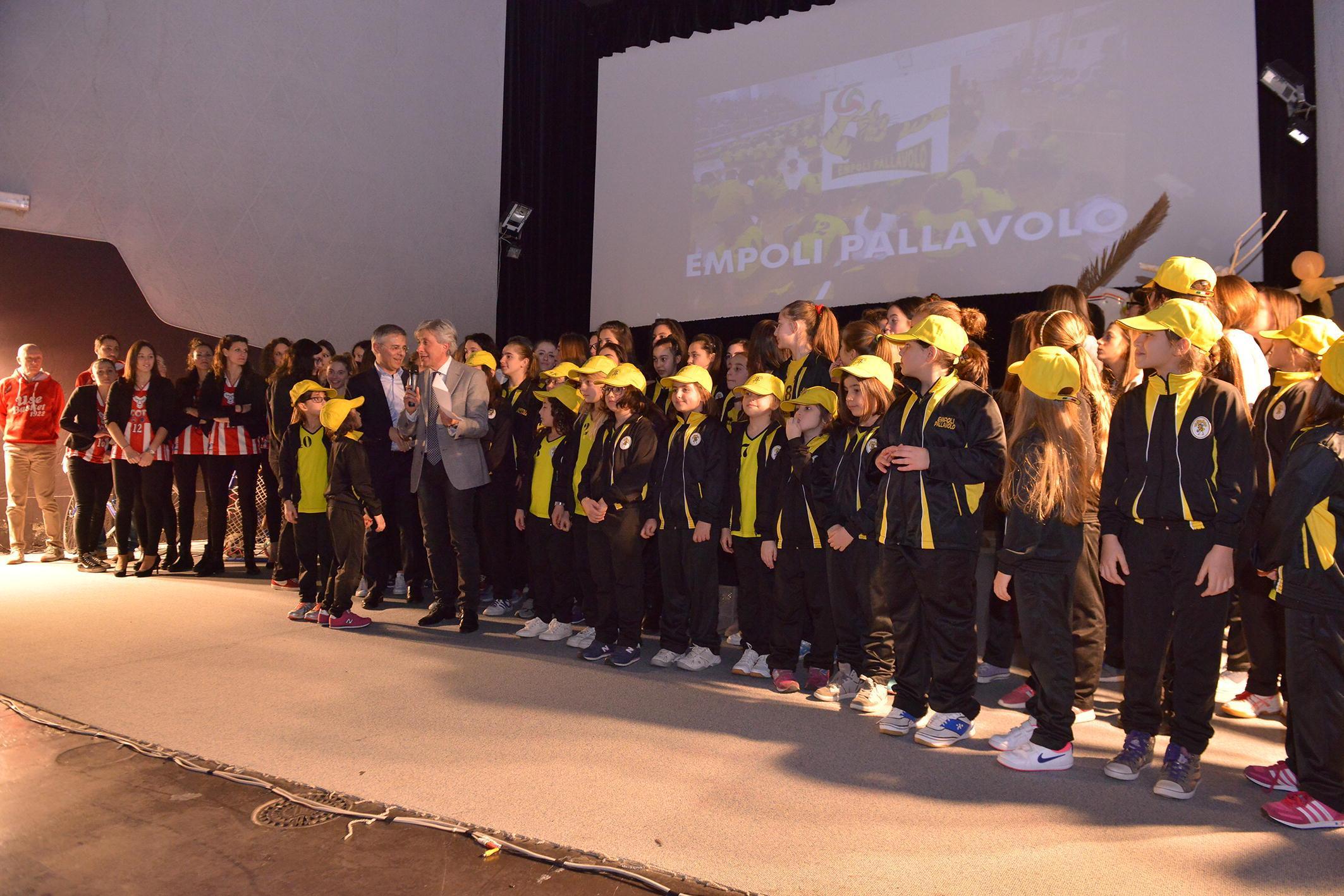 Use Rosa e Pallavolo Empoli ritirano il loro premio (foto agenzia Carlo Sestini)