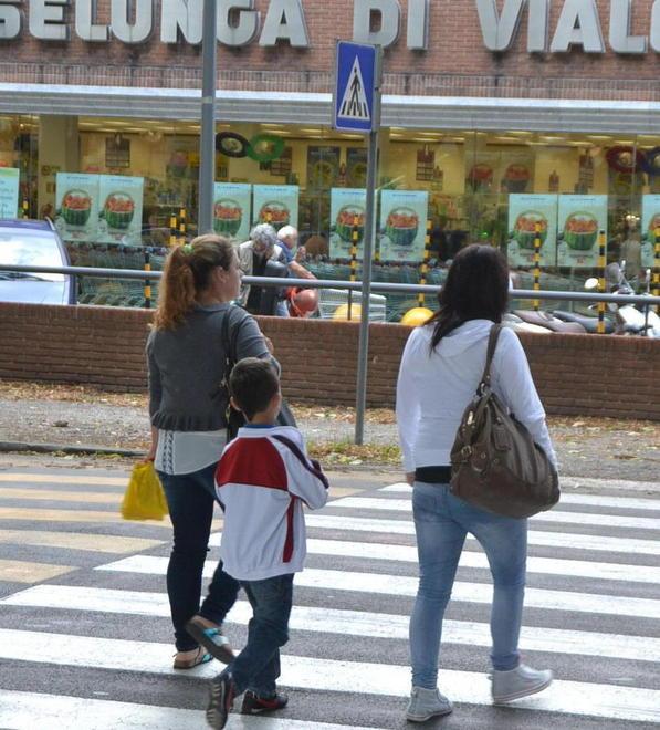 Gravissima anziana travolta sulle strisce pedonali