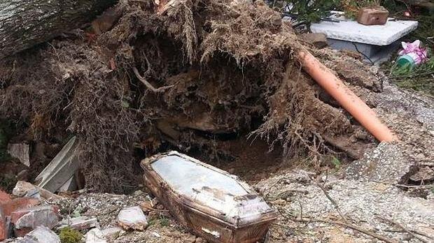 Bagni si lecca le ferite Oltre 500 case danneggiate