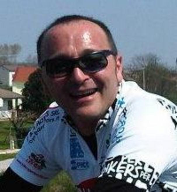 Alessi alle Iene: «Quindici tentativi di rubarmi le bici»