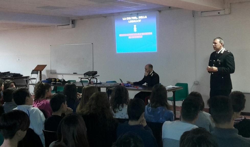 Lezioni di etica e legalità con i carabinieri