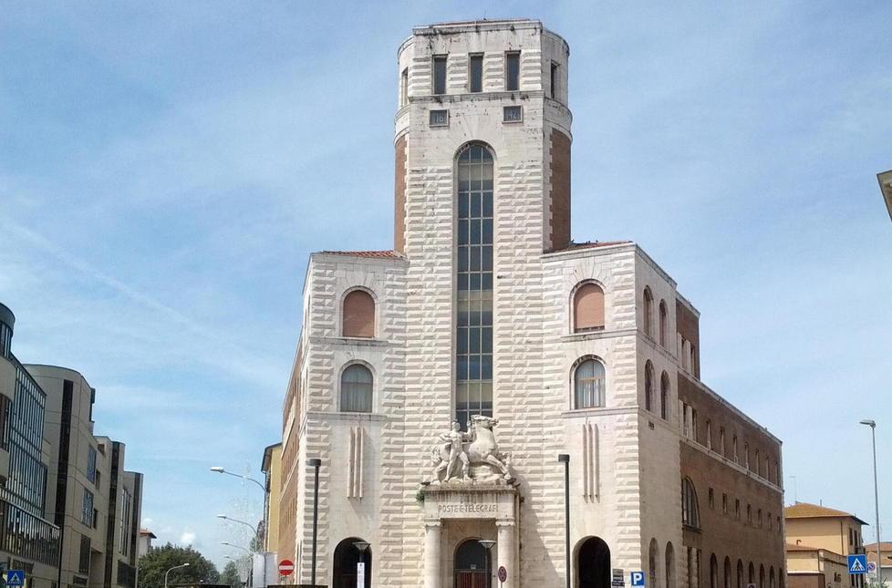In fila alle Poste con il wifi Il via da Grosseto e Follonica