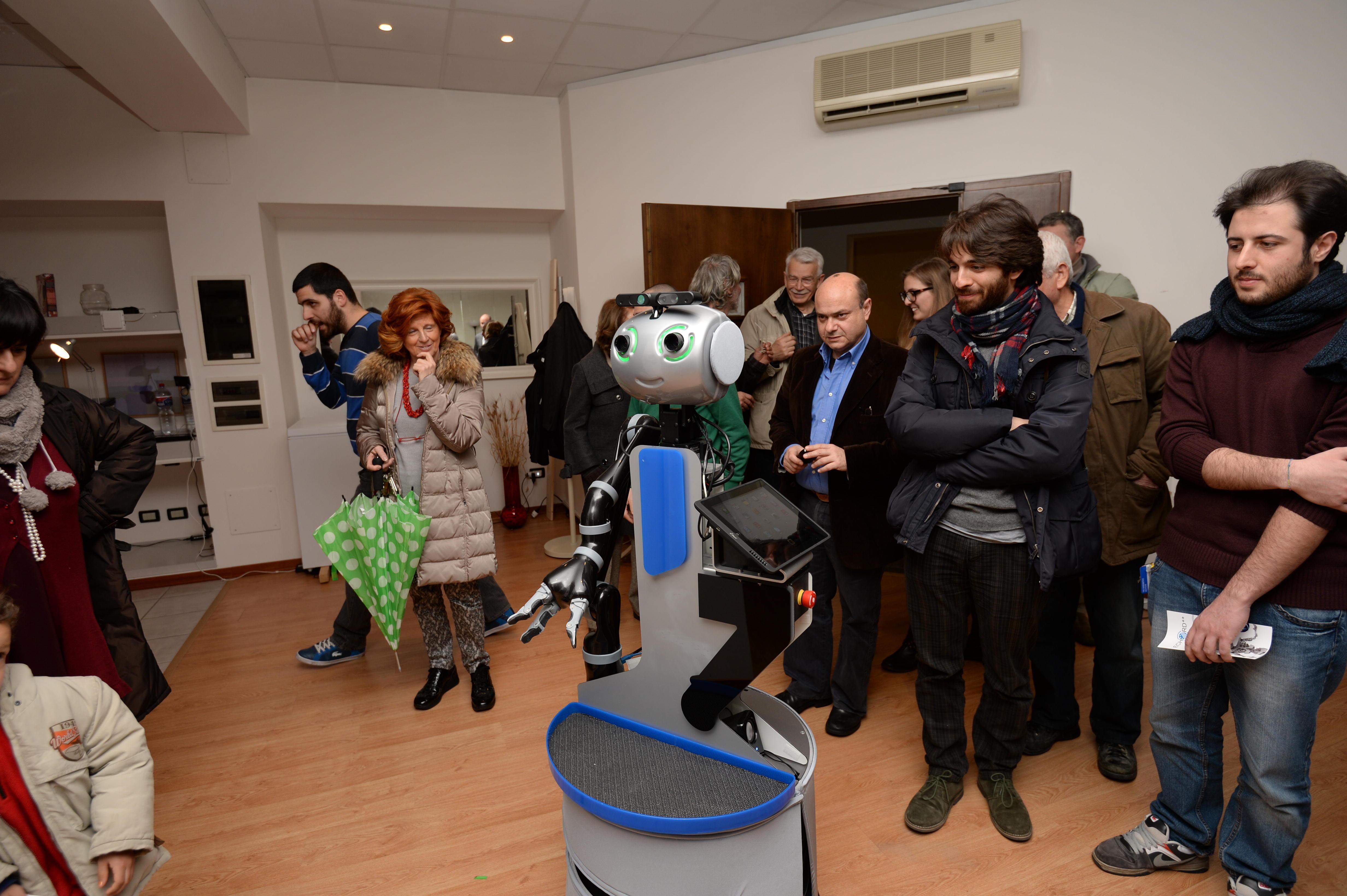 I “badanti robotici” del progetto Robot-Era si presentano a Bruxelles 
