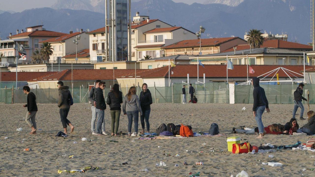 I rifiuti sulla spiaggia