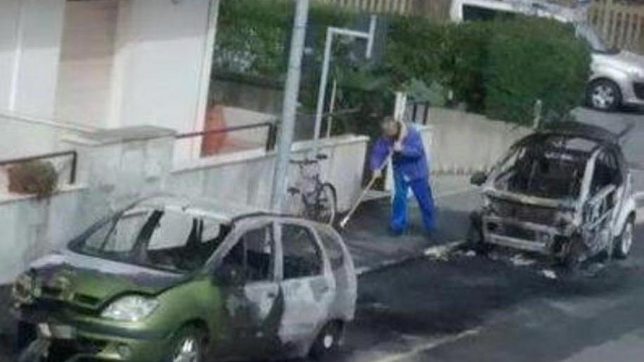 Corto circuito: due auto distrutte dalle fiamme