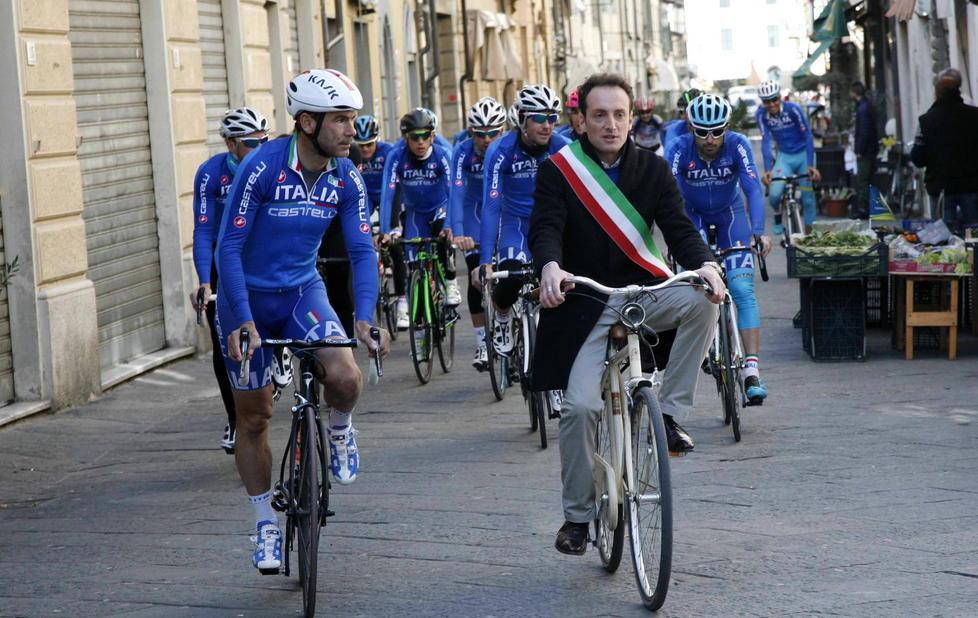 La solidarietà della nazionale di ciclismo 
