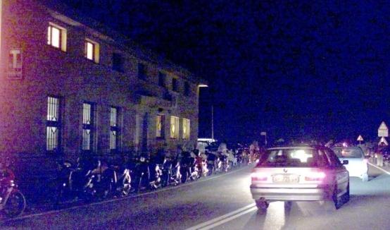 A 15 anni in choc etilico davanti alla discoteca e lite con i soccorritori 