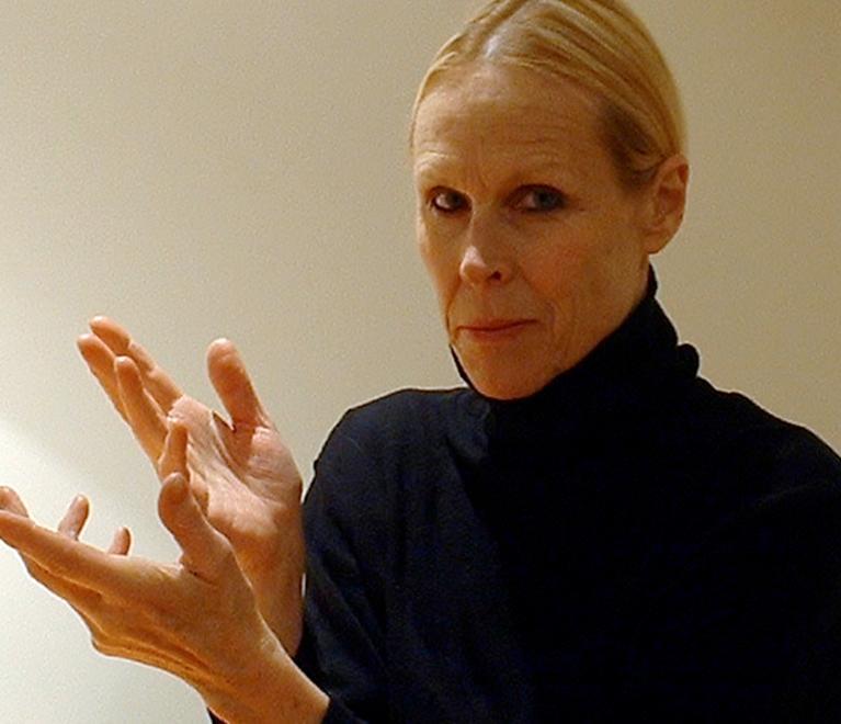 La poesia visiva della Carlson in prima nazionale al Valli 