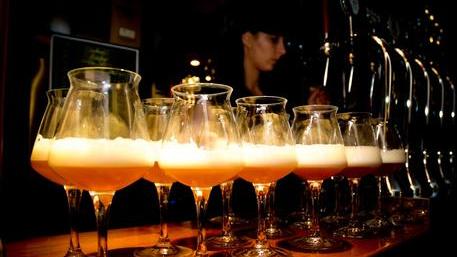 Ordinanza anti-alcol a Modena: «E' inutile, premia soltanto i negozi dei furbetti»