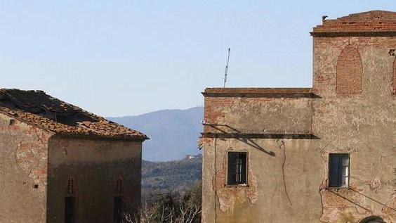 Il degrado in cui versa la fattoria Gaslini