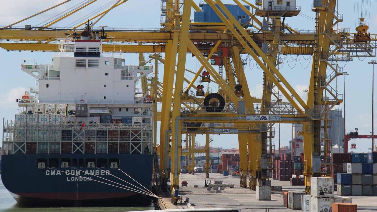 Il terminal contenitori della darsena Toscana