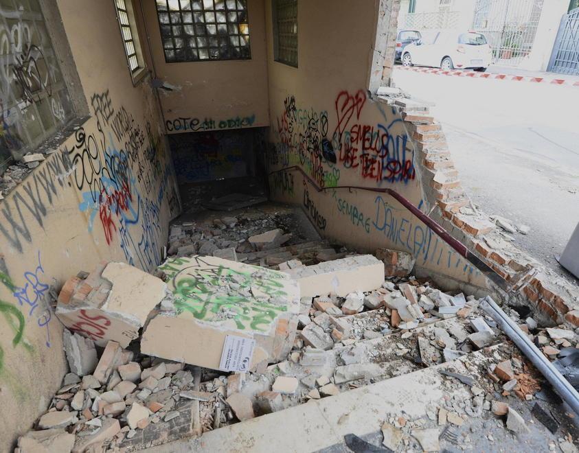 Via le macerie Sottopasso riaperto a tempo record 