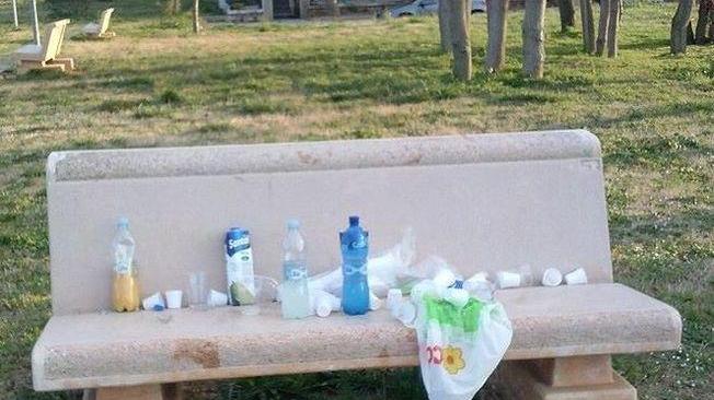 Vandali scatenati per la festa dei 100 giorni