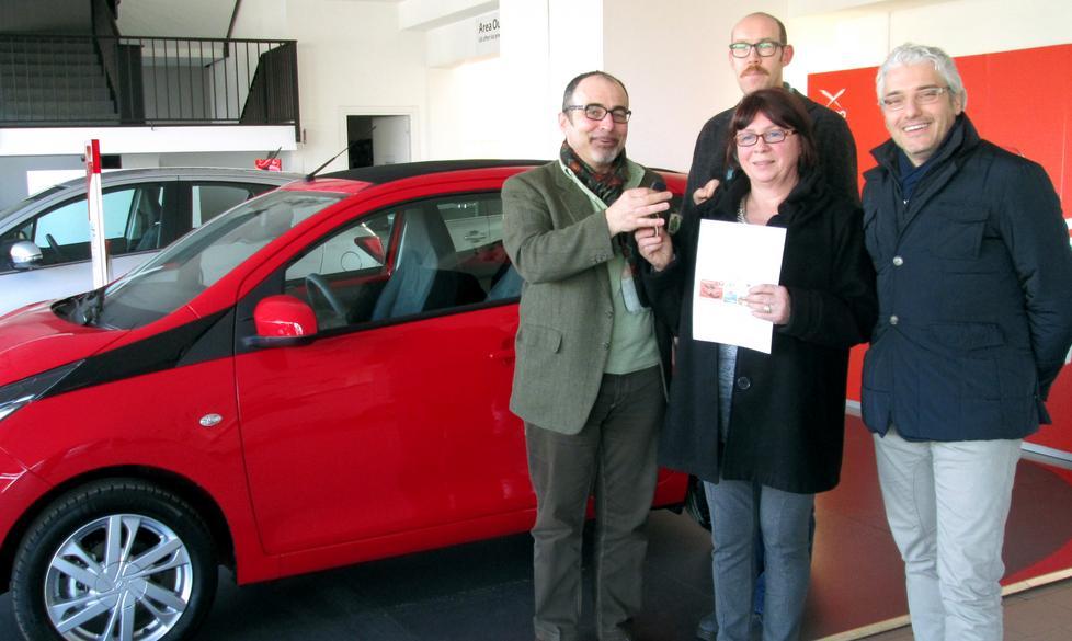 Consegnata la Toyota alla vincitrice