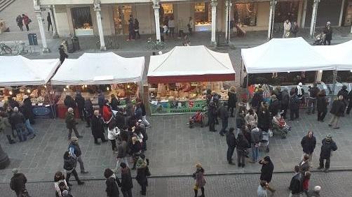 Bell’Italia in piazza piace Ma i prezzi fanno discutere