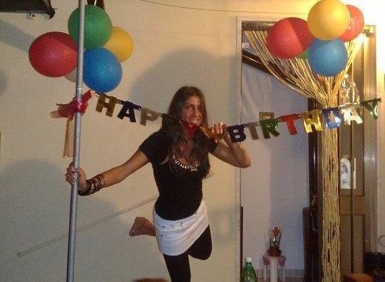 Monia Nannini durante una festa di compleanno