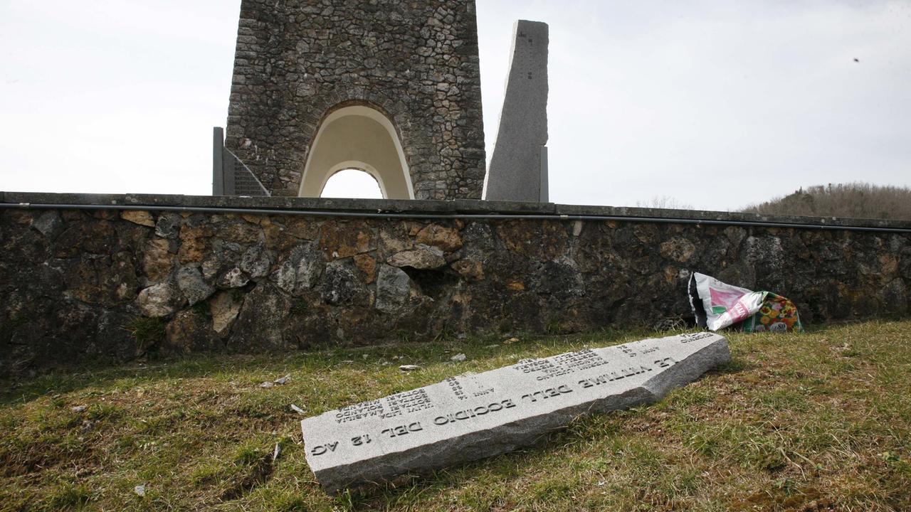 I monumenti di Sant'Anna di Stazzema devastati dalla tempesta di vento