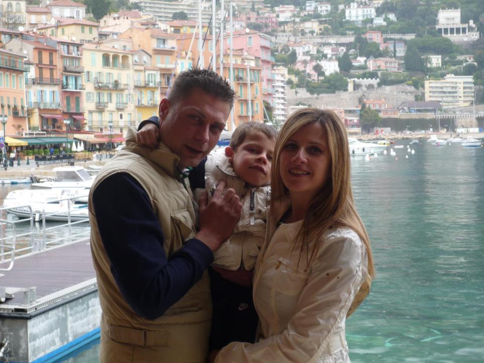 Il piccolo Alessandro morto a dieci anni per una crisi respiratoria accanto al papà e alla mamma