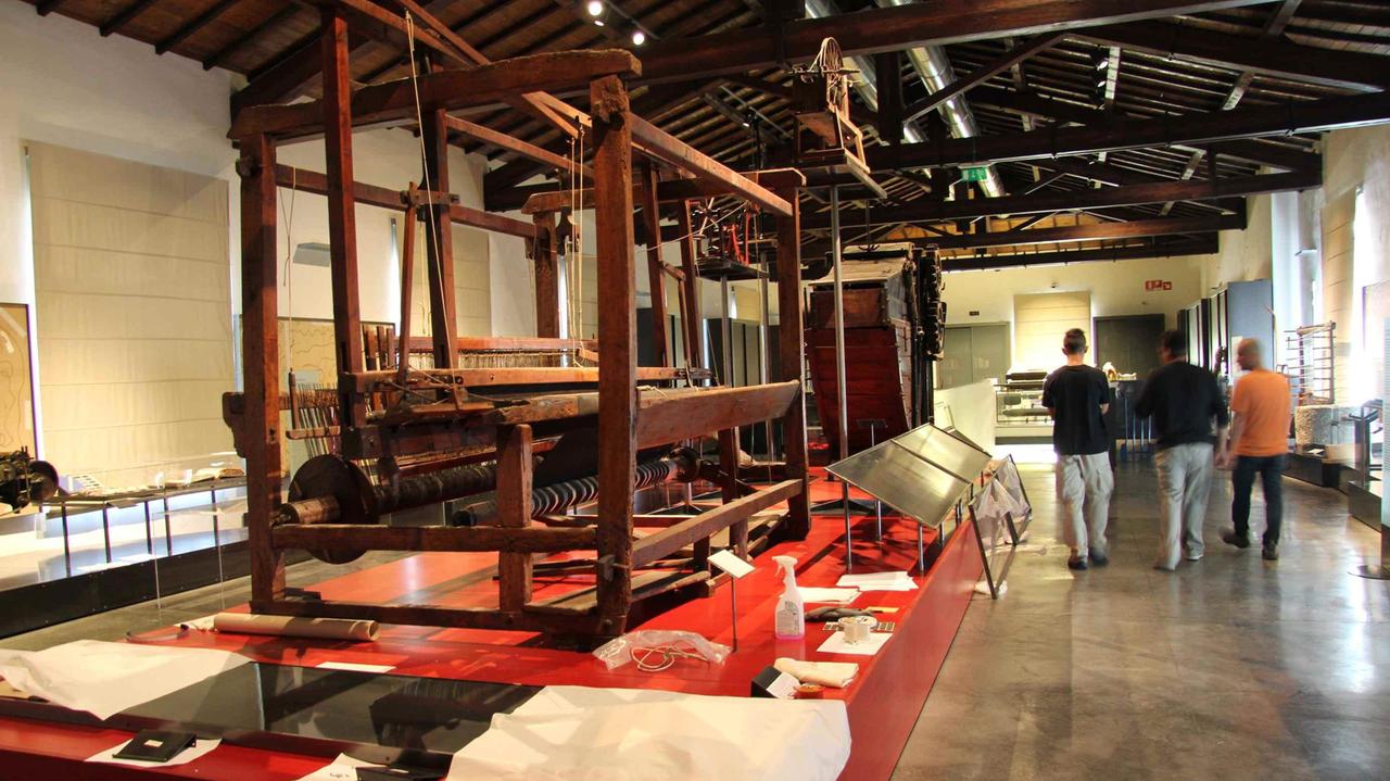 Una delle sale del Museo del Tessuto (foto Btavia)