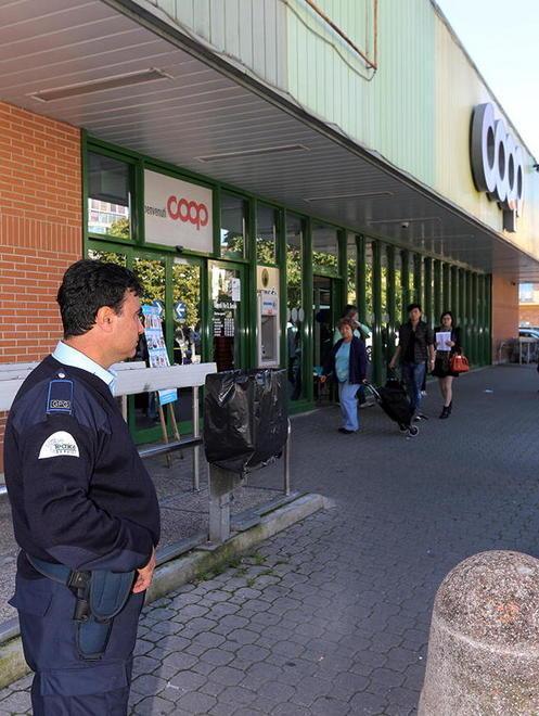 Ragazza incinta arrestata per furto 