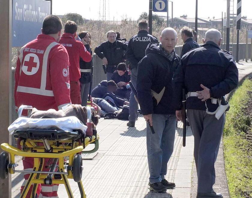 Ubriachi e prepotenti il treno deve fermarsi 