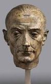 A 75 anni tenta di rubare una scultura di bronzo. Ex giudice di pace bloccato nel museo 