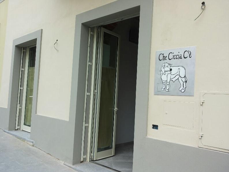 Apre “Che ciccia c’è” in piazza del Collegio 