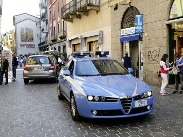 Una volante della Polizia di Stato (foto Gori)