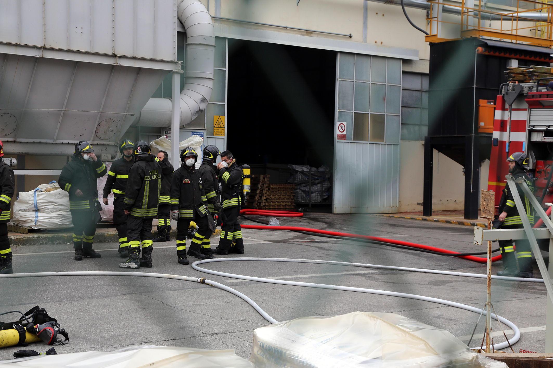 L'intervento dei vigili del fuoco a Sovigliana (Foto Agenzia Carlo Sestini)