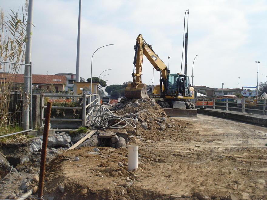 Ponte sul Frigido, progetto contestato 
