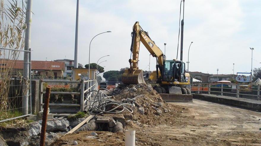 Ponte sul Frigido, progetto contestato
