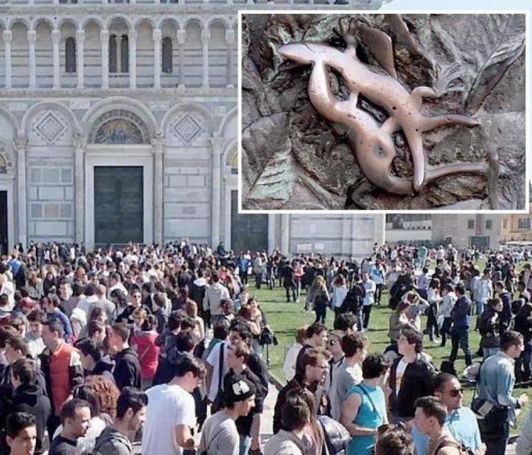 «Aggredite in piazza, volevano abusare di noi» 