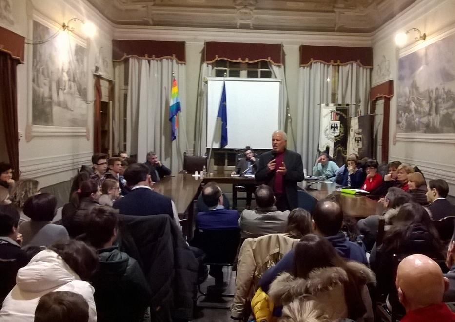 L’imprenditore che si è ribellato al racket si racconta agli studenti
