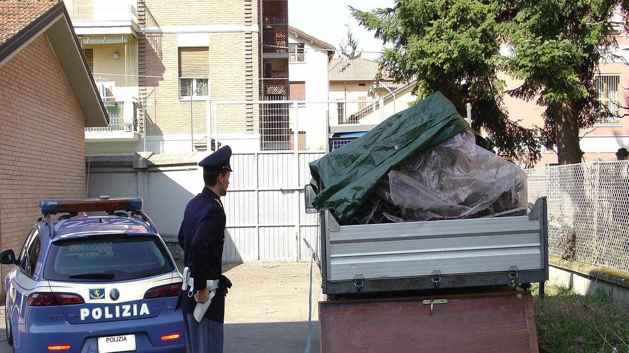 Trasporta 33 quintali di amianto, denunciato