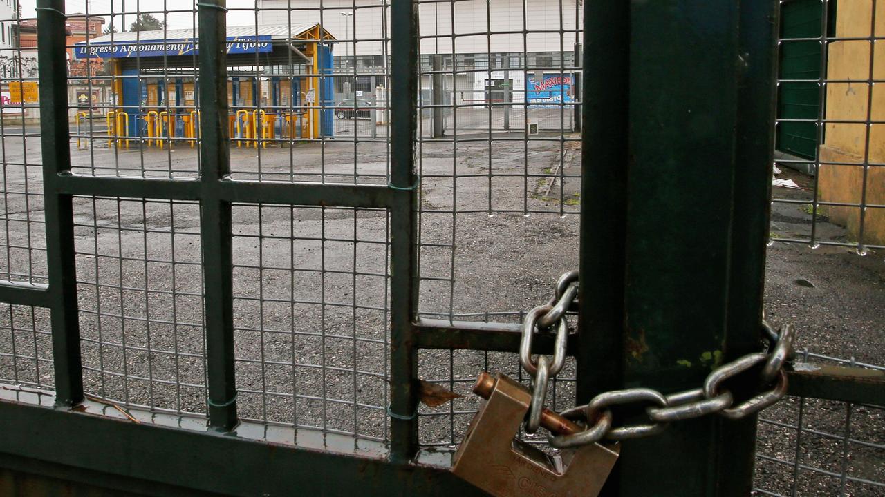 Il Comune cambia i lucchetti dello stadio Tardini