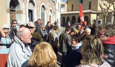 Protesta a Montieri per dire no ai tagli delle poste 