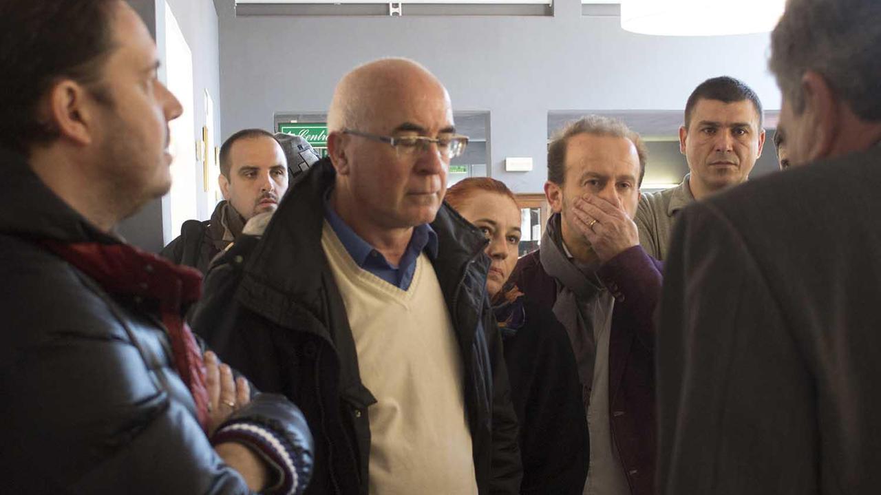 Il sindacalista Salsedo con alcuni dipendenti dell'ex Hotel Granduca