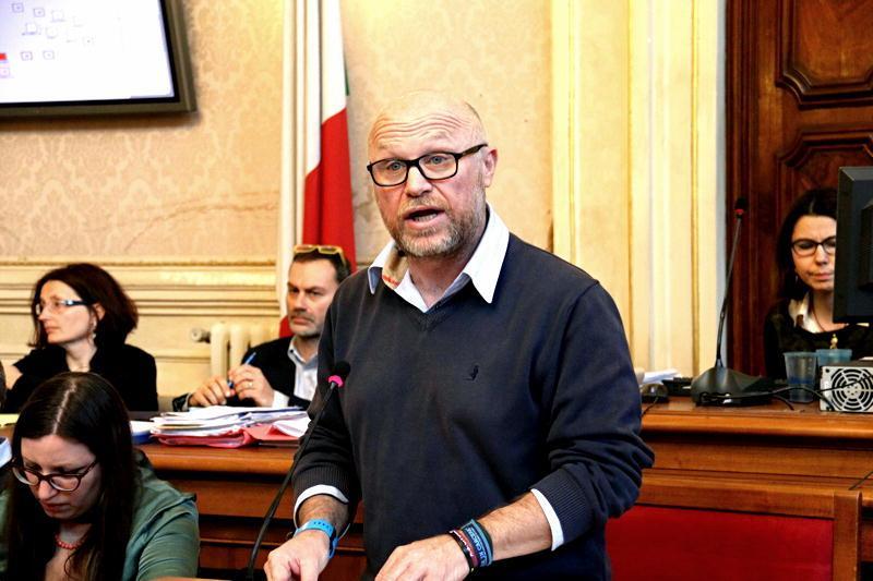 Il sindaco Fillipo Nogarin in consiglio comunale 