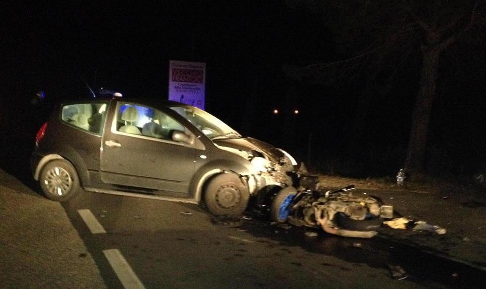 La ragazza alla guida dell’auto è indagata per omicidio colposo
