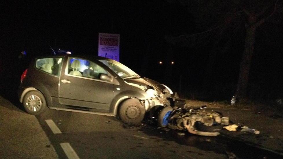 La ragazza alla guida dell’auto è indagata per omicidio colposo