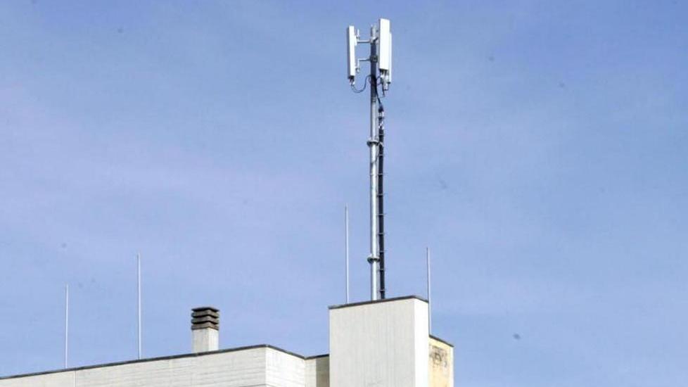 Viti incontra i comitati contrari all’antenna telefonica