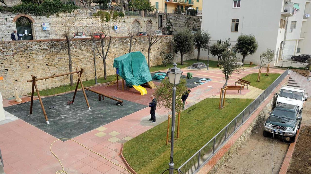 I lavori ai giardinetti (foto Paolo Barlettani)